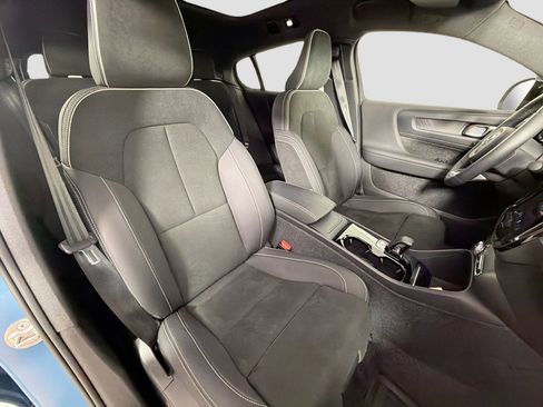 Certified 2023 Volvo C40 P8 Recharge Ultimate w/ Protection Package Premier AWD/4WD image 28