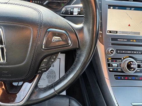 Used 2017 Lincoln MKZ Reserve image 29