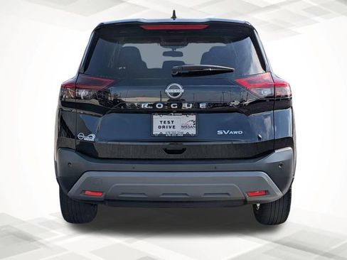 Used 2022 Nissan Rogue SV image 5