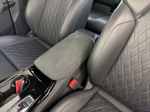 Used 2025 Audi SQ6 e-tron Premium Plus w/ Premium Plus AWD/4WD image 20