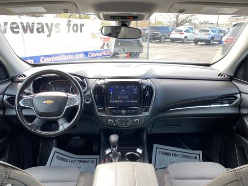 Used 2021 Chevrolet Traverse LT FWD image 20