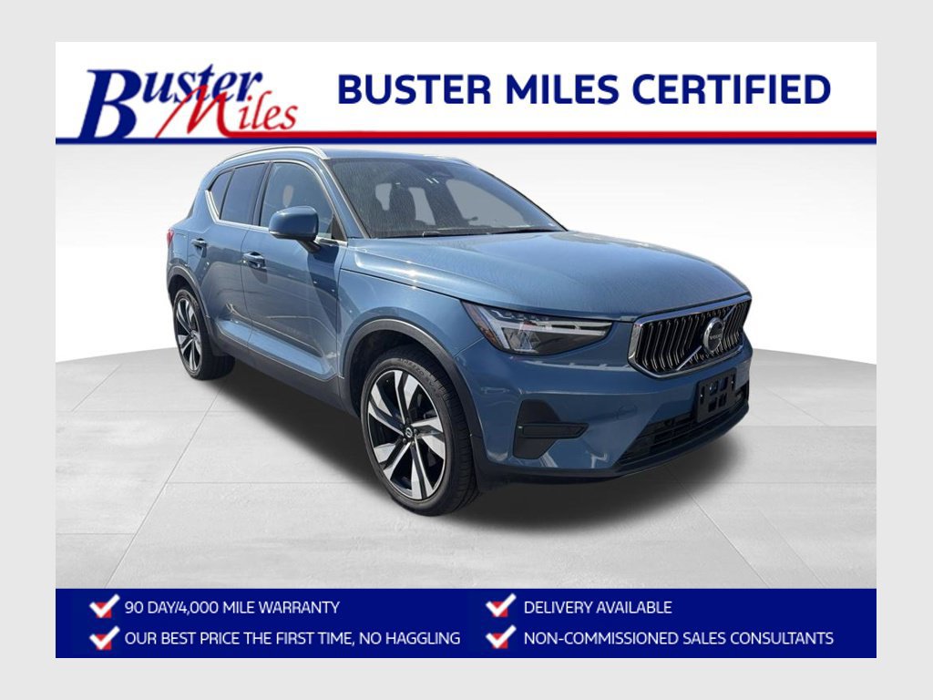 Used 2024 Volvo XC40 B5 Core AWD/4WD image 1