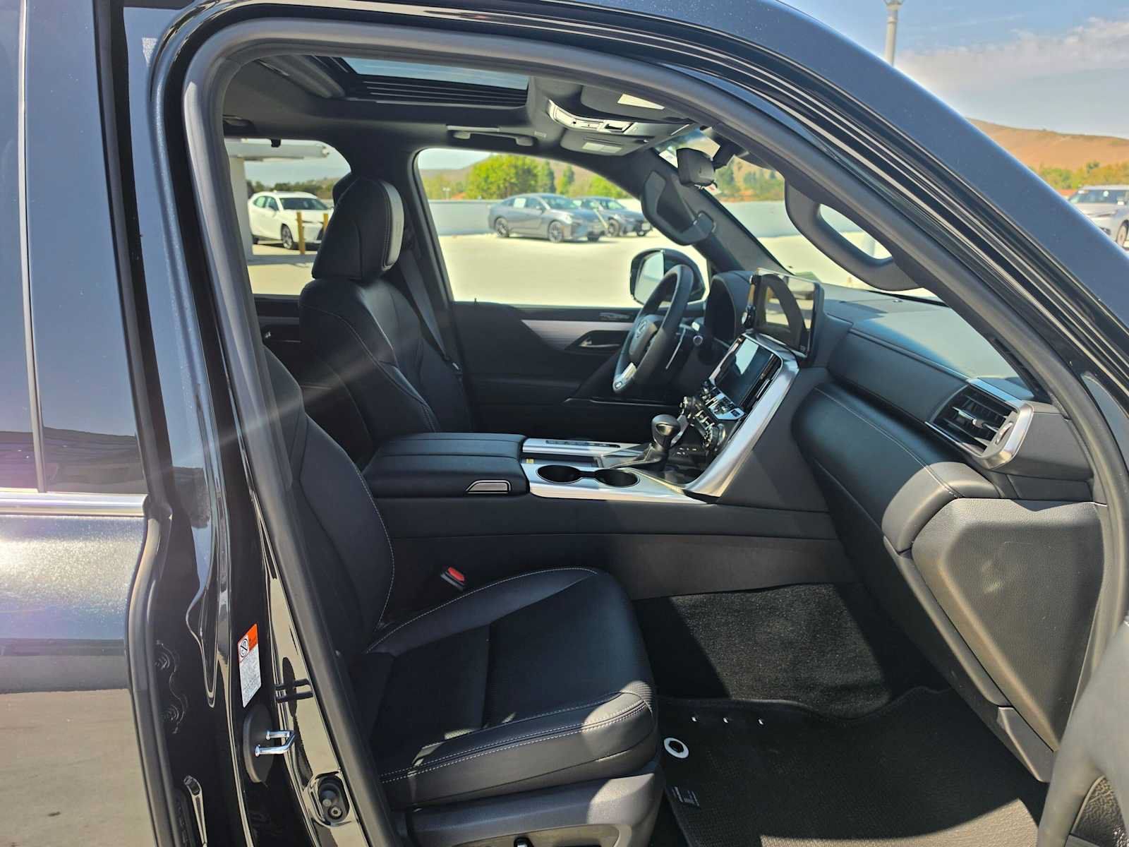 Used 2026 Lexus LX 600 F Sport AWD/4WD image 10