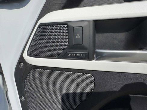 Used 2021 Land Rover Defender 90 AWD/4WD image 41