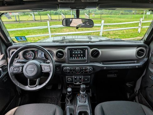Used 2018 Jeep Wrangler Unlimited Sport S AWD/4WD image 37