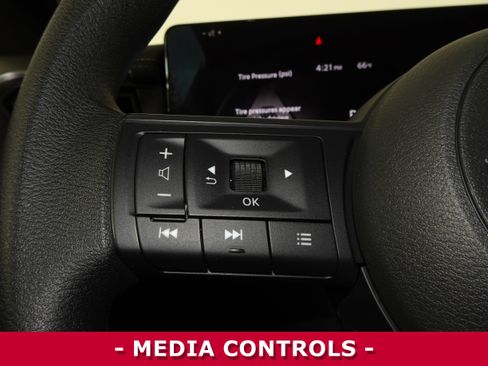 Certified 2025 Nissan Kicks SV image 20