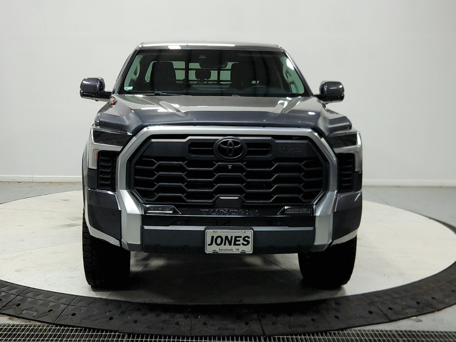 Used 2022 Toyota Tundra Limited w/ TRD Off-Road Package AWD/4WD image 3