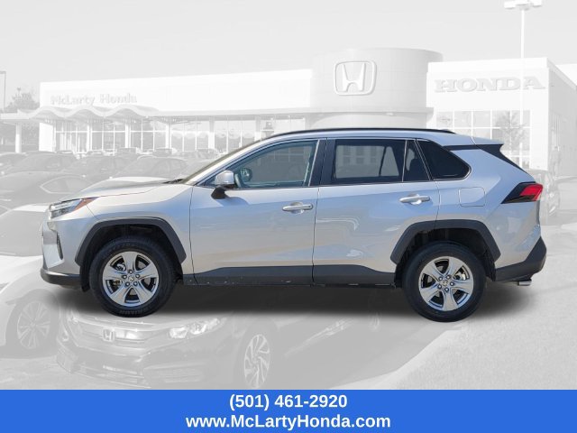 Used 2025 Toyota RAV4 XLE FWD image 2