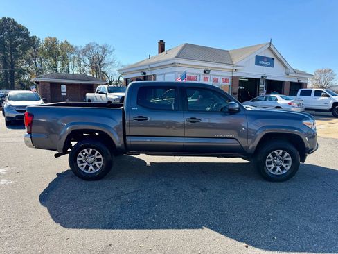 Used 2019 Toyota Tacoma SR5 image 6
