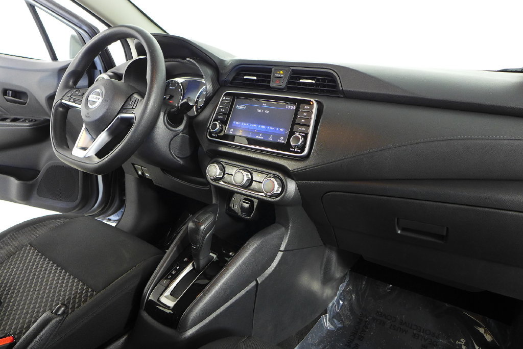 Used 2020 Nissan Versa S FWD image 13