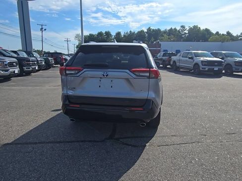 Used 2024 Toyota RAV4 SE w/ Weather & Moonroof Package AWD/4WD image 19