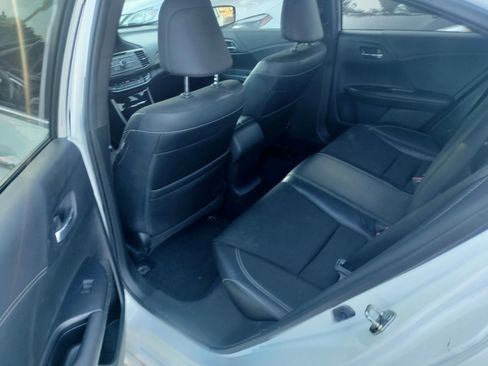 Used 2017 Honda Accord Sport image 10