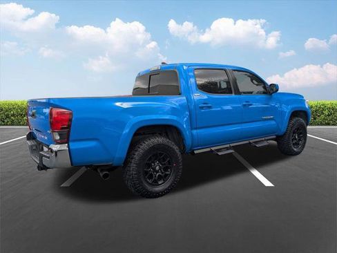 Certified 2020 Toyota Tacoma SR5 image 4