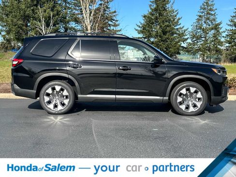 New 2026 Honda Pilot Touring image 8