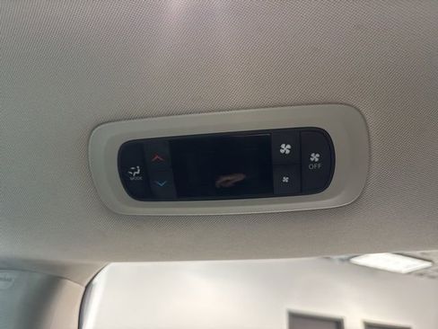 Used 2023 Chrysler Voyager LX image 31