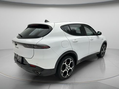 Used 2024 Alfa Romeo Tonale Veloce AWD/4WD image 5