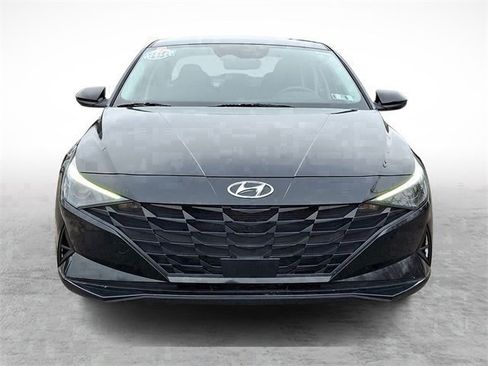 Used 2023 Hyundai Elantra SEL w/ Convenience Package image 2