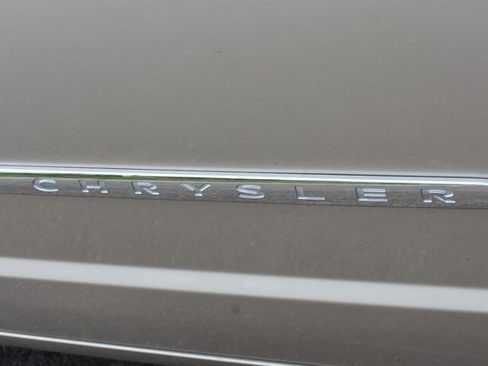 Used 2014 Chrysler Town & Country Touring w/ Trailer Tow Group FWD image 12