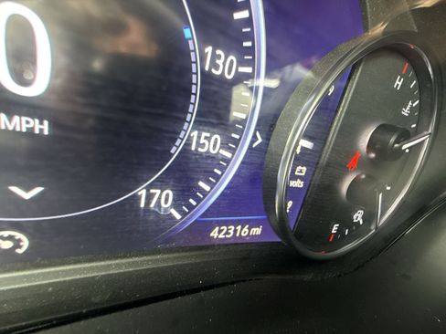 Used 2024 Buick Enclave Premium image 12