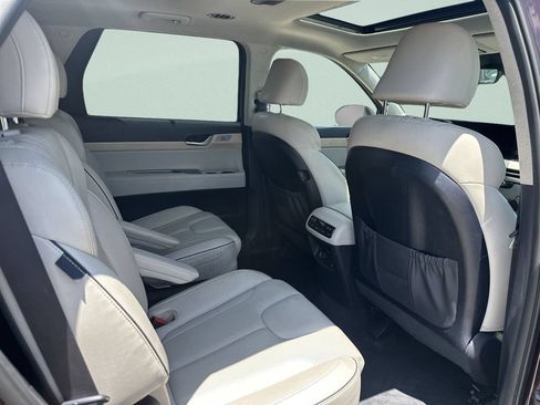 Used 2024 Hyundai Palisade Limited AWD/4WD image 12