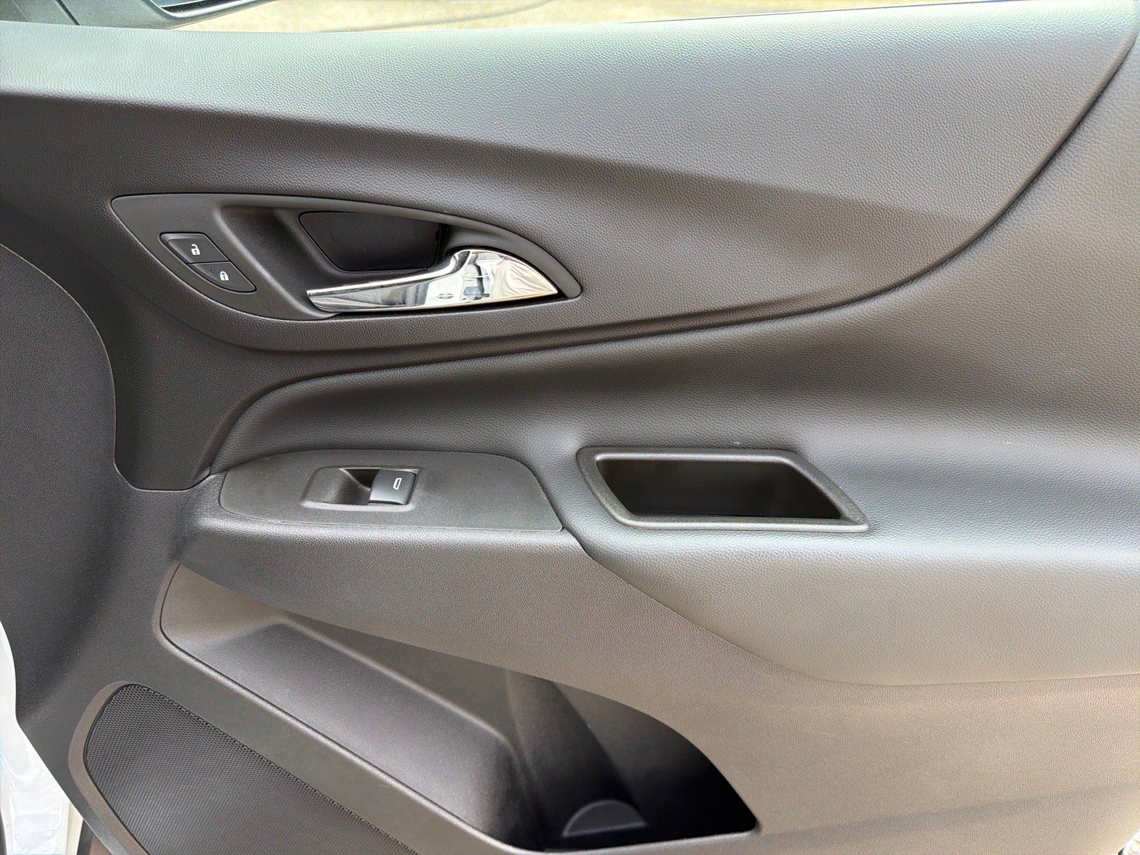 Used 2024 Chevrolet Equinox LT w/ LPO, Floor Liner Package FWD image 21
