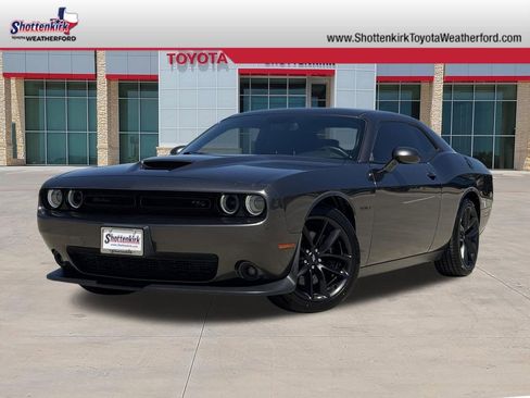 Used 2020 Dodge Challenger R/T w/ Performance Handling Group RWD image 1