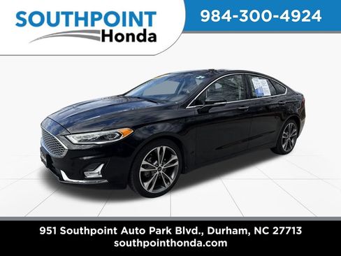 Used 2020 Ford Fusion Titanium image 3