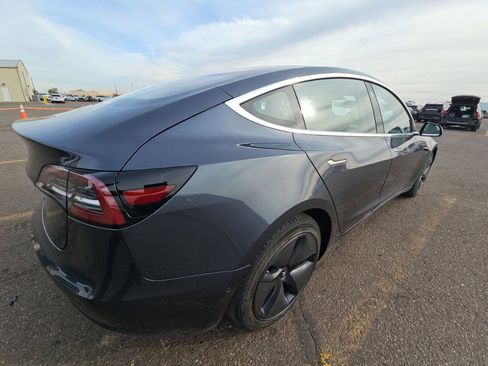 Used 2018 Tesla Model 3 Performance image 4
