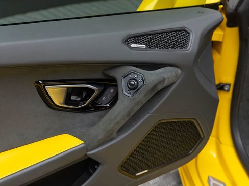 Used 2023 Lamborghini Huracan Tecnica RWD image 22
