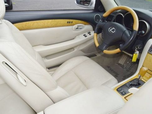 Used 2003 Lexus SC 430 Convertible RWD image 33