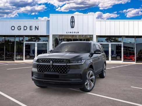 New 2026 Lincoln Navigator Black Label AWD/4WD image 2