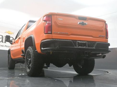 Used 2025 Chevrolet Silverado 2500 ZR2 w/ Technology Package AWD/4WD image 32