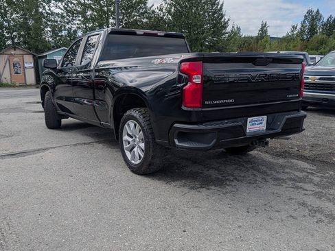 Used 2019 Chevrolet Silverado 1500 Custom w/ Custom Value Package AWD/4WD image 3