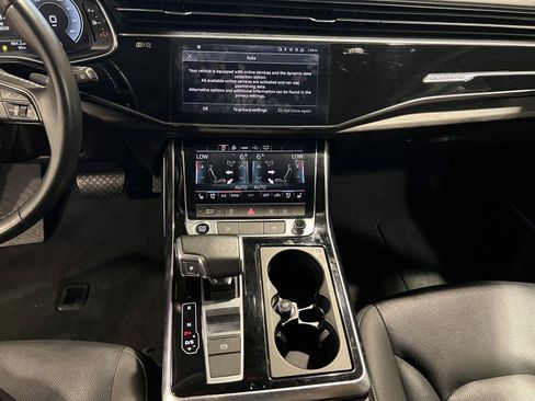 Used 2023 Audi Q8 Premium Plus w/ Premium Plus Package AWD/4WD image 17