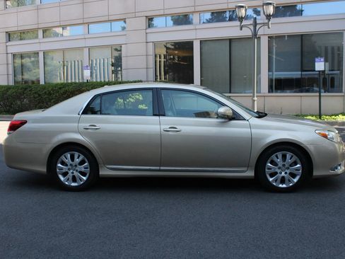 Used 2011 Toyota Avalon FWD image 6