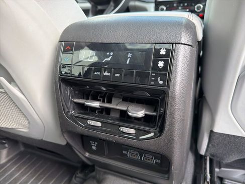 Certified 2023 Jeep Grand Cherokee L Overland w/ Rear Seat Video Group I AWD/4WD image 28