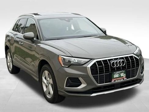 Used 2020 Audi Q3 2.0T Premium w/ Convenience Package AWD/4WD image 3