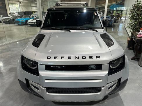 Used 2020 Land Rover Defender 110 First Edition AWD/4WD image 13