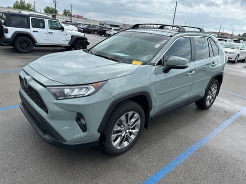 Used 2021 Toyota RAV4 XLE Premium AWD/4WD image 13