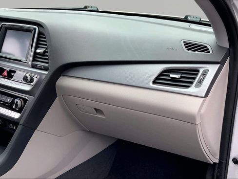 Used 2018 Hyundai Sonata SEL FWD image 18