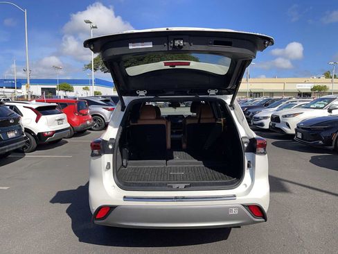 Used 2020 Toyota Highlander Platinum AWD/4WD image 21