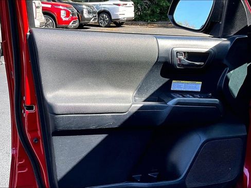 Used 2019 Toyota Tacoma TRD Off-Road RWD image 20