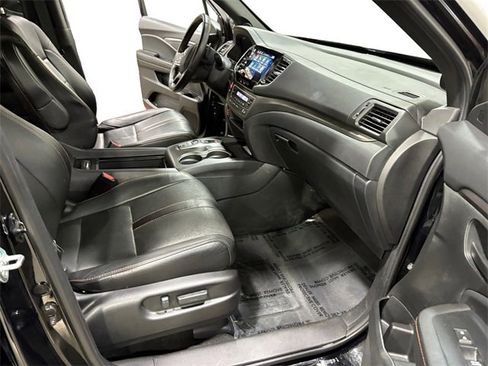 Used 2022 Honda Passport TrailSport image 11