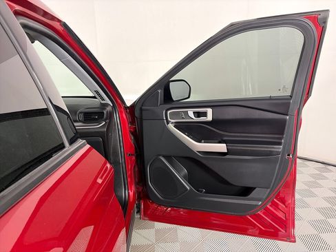 Certified 2022 Ford Explorer XLT AWD/4WD image 30