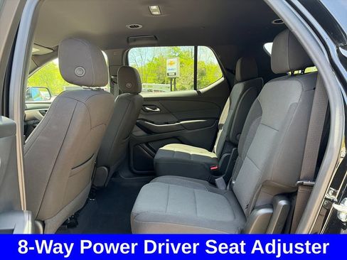 Used 2023 Chevrolet Traverse LT AWD/4WD image 17