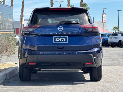 Used 2025 Nissan Rogue SV image 4