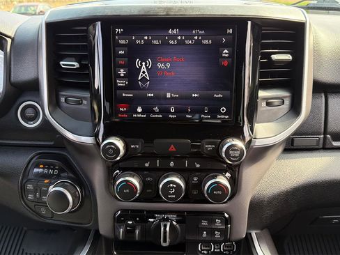 Used 2021 RAM 1500 Big Horn AWD/4WD image 12