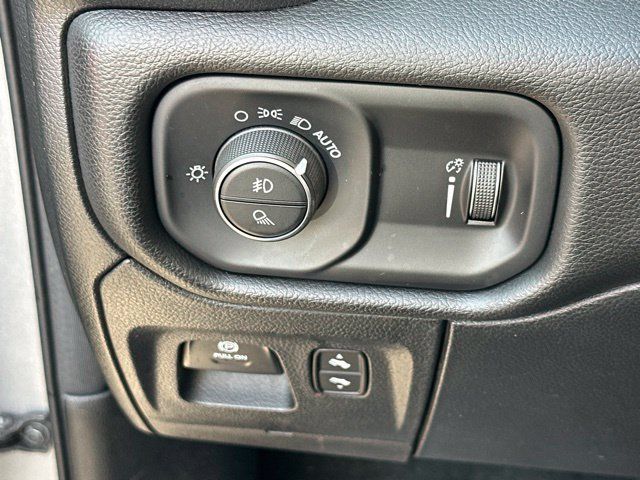 Used 2023 RAM 1500 Big Horn AWD/4WD image 11