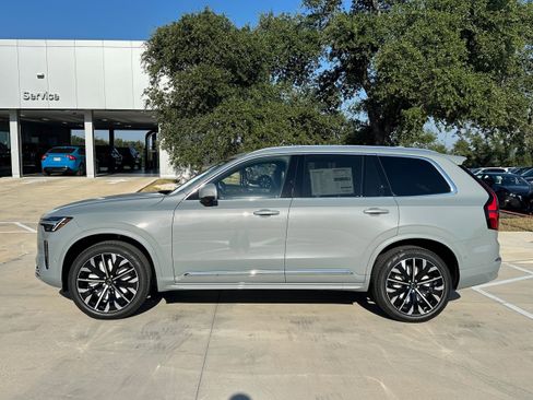 Used 2026 Volvo XC90 B6 Plus w/ Protection Package Premier AWD/4WD image 3