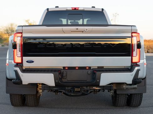 Used 2025 Ford F450 Platinum w/ FX4 Off-Road Package AWD/4WD image 7